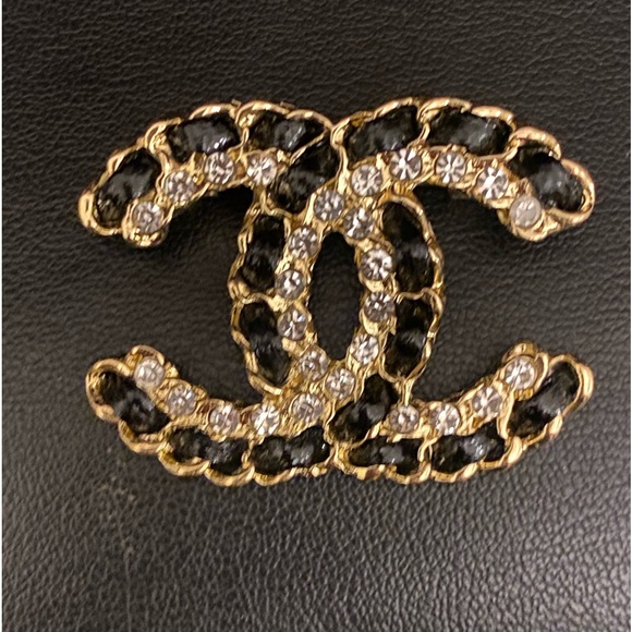 Classic Double CC Black Brooch - Picture 6 of 16
